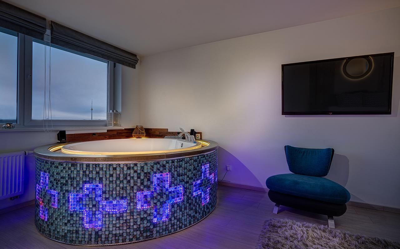 June Street Spa Apartments 빌뉴스 외부 사진